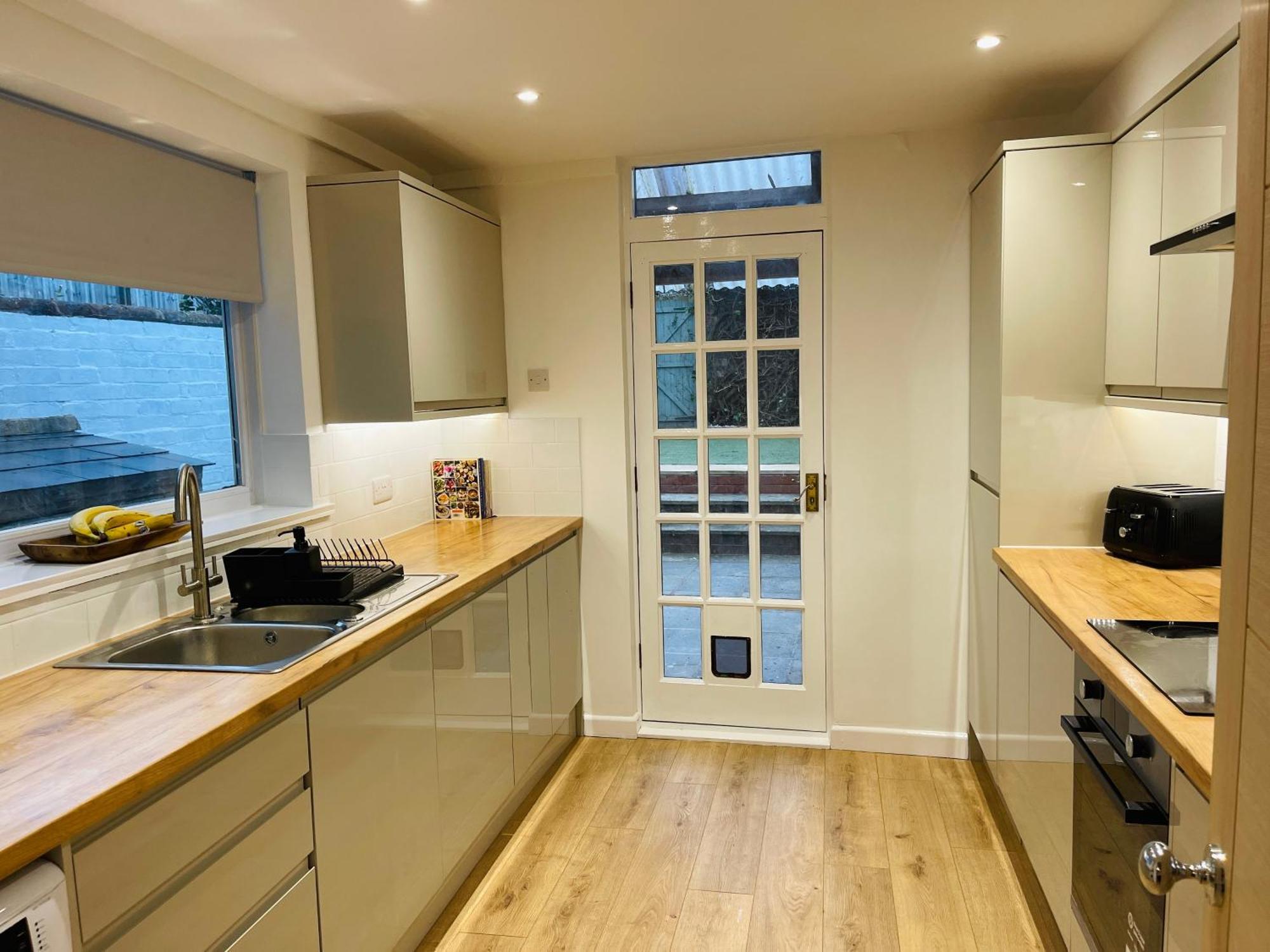 Newly Refurbished City Centre House With Parking Exeter Exterior photo